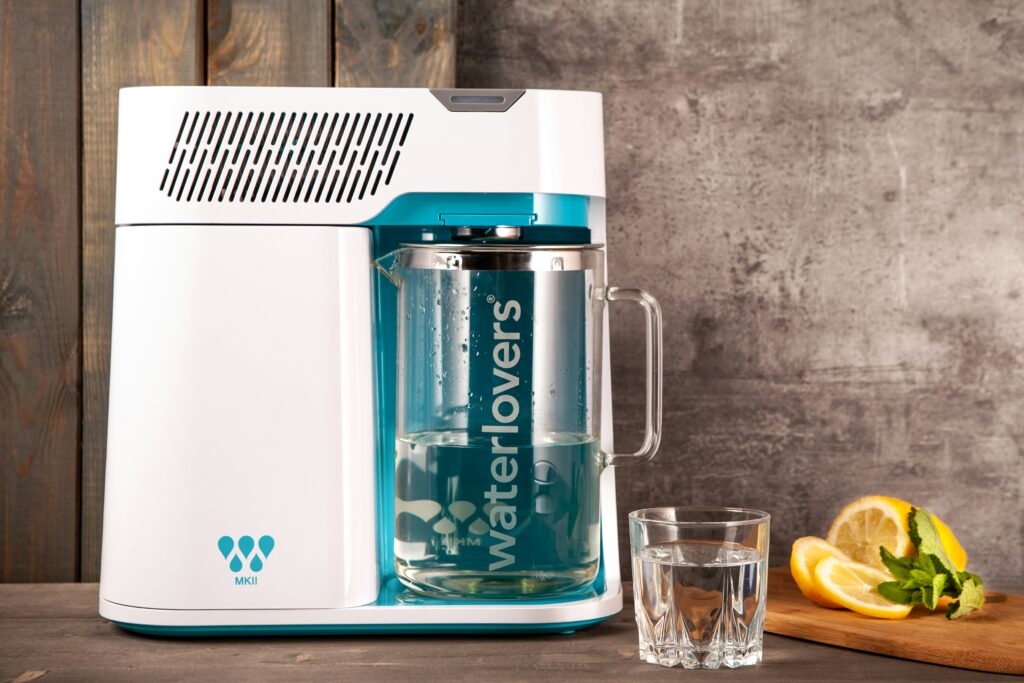 Reverse osmosis countertop filter system with clean glass of water